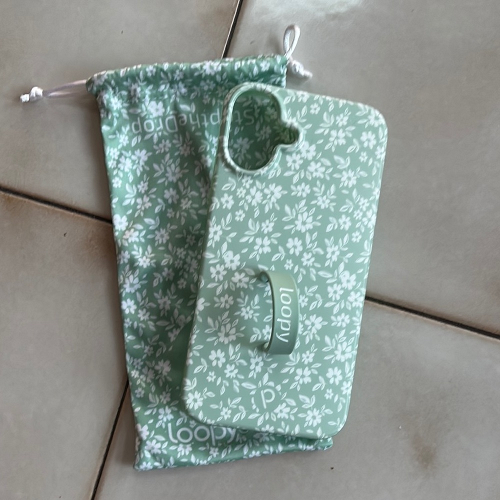 Loopy Sage Floral iPhone 16 plus case
